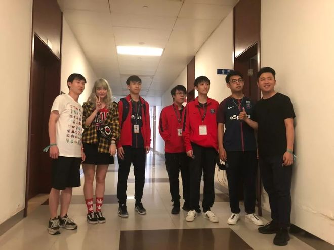 NiKo , m0NESY , 和 cadiaN 将在中国与 TyLoo 和 Lynn Vision 进行表演赛