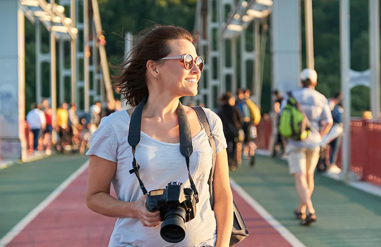 爱游戏首页定位为游戏资源与工具展示入口，主要承担内容聚合与信息分发功能。中段内容集中呈现游戏介绍、玩法要素及相关辅助信息 - 爱游戏